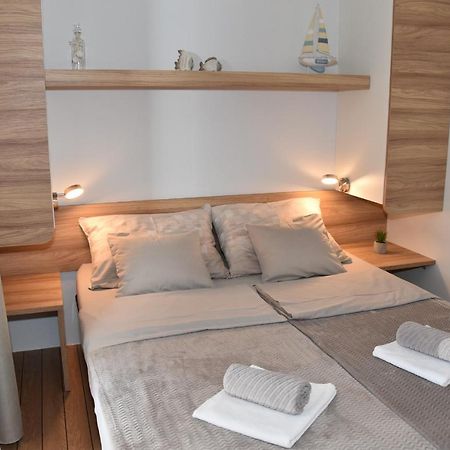 Mobile Home Starfish IV Camp Biograd Biograd Na Moru Exterior foto