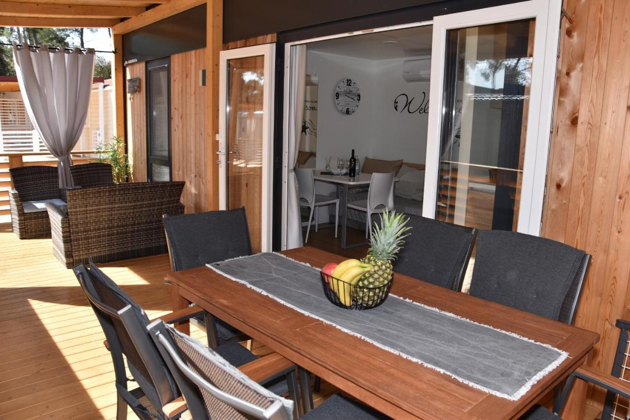 Mobile Home Starfish IV Camp Biograd Biograd Na Moru Exterior foto