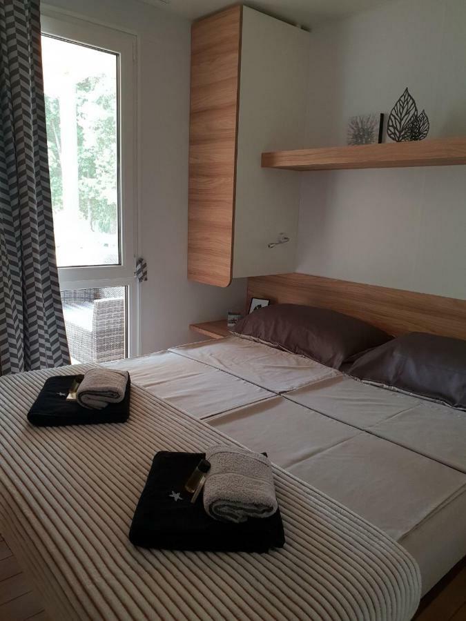 Mobile Home Starfish IV Camp Biograd Biograd Na Moru Exterior foto